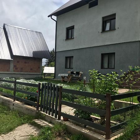 Underwoods Zabljak Guesthouse Bagian luar foto