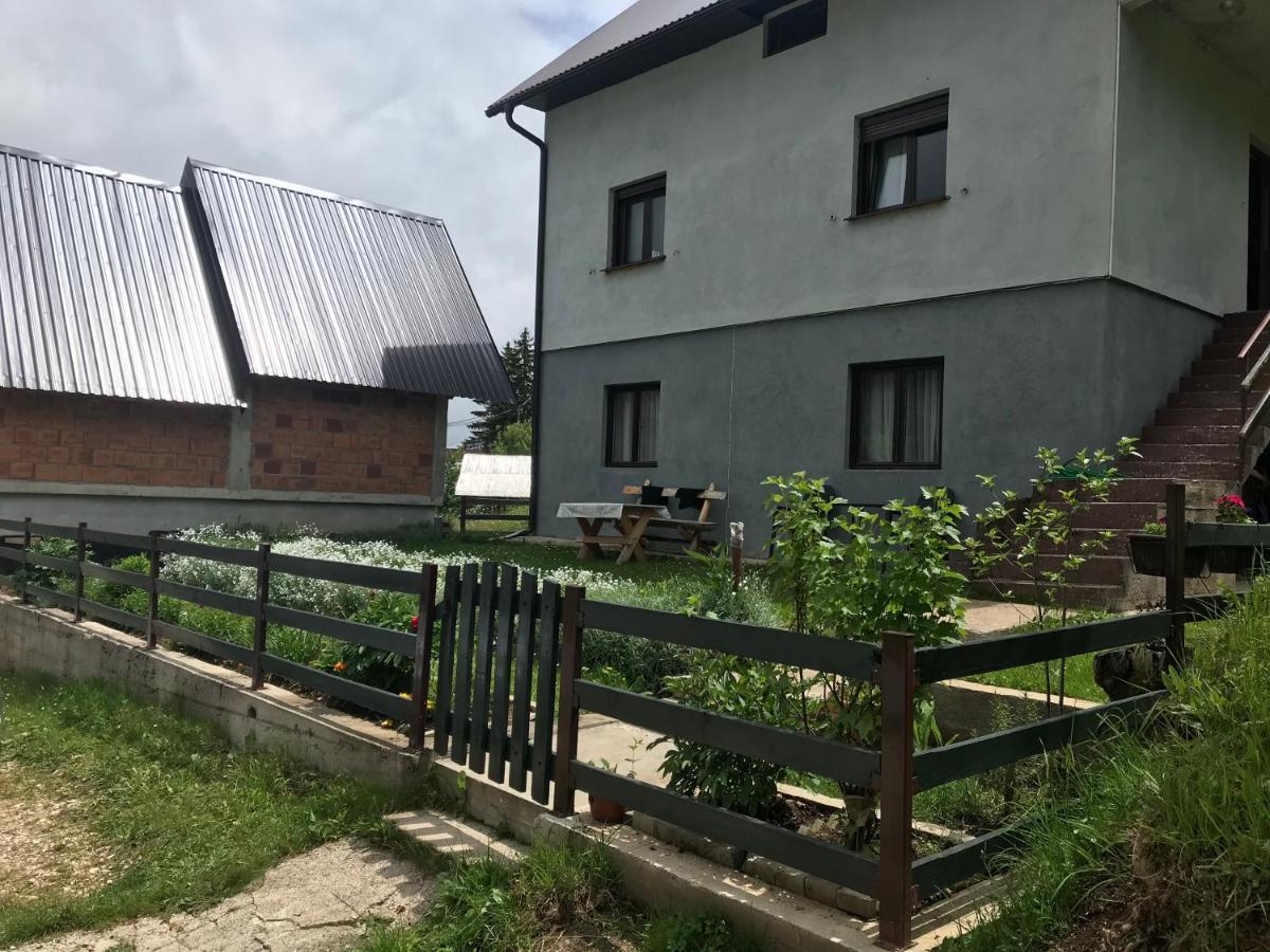 Underwoods Zabljak Guesthouse Bagian luar foto